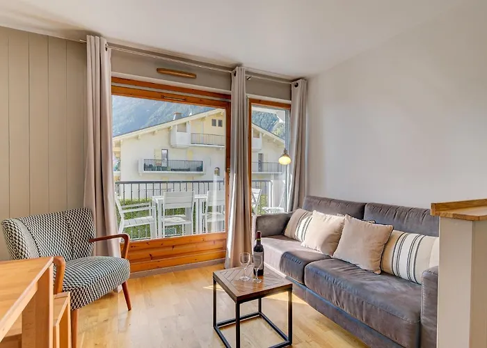 Apartment Fermes Du Montenvers B11 - Alpes Travel - Central Chamonix - Sleeps 4