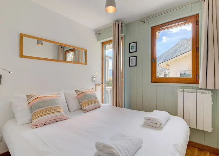 Apartment Fermes Du Montenvers B11 - Alpes Travel - Central Chamonix - Sleeps 4
